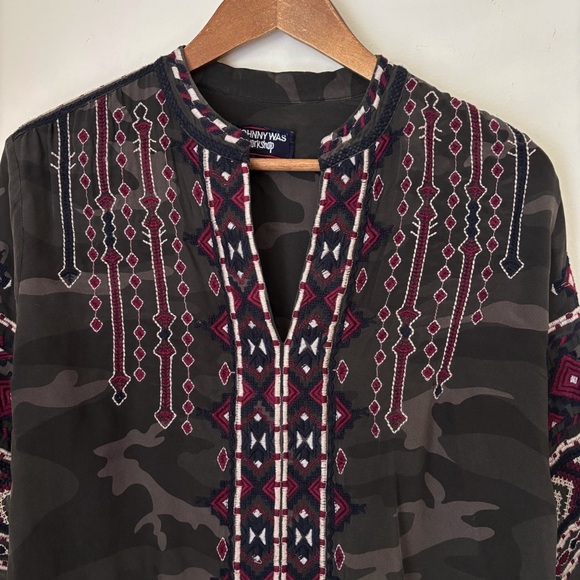 Johnny Was Workshop Camo Embroidered Silk Blouse Small - Picture 2 of 8